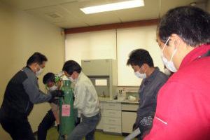 運搬の様子 移設の様子