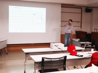 二瀬交流センター科学実験クラブ2の様子