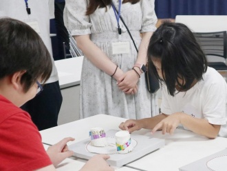 二瀬交流センター科学実験クラブ4の様子