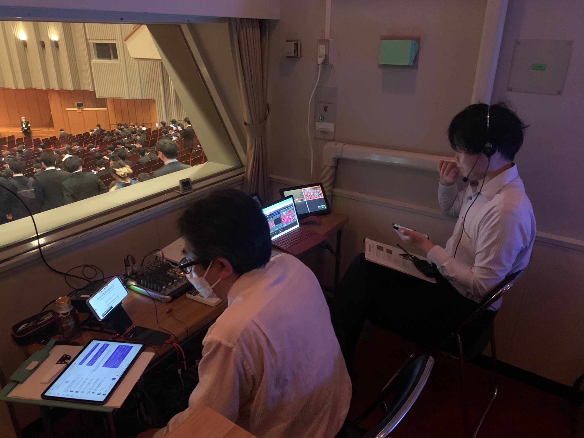 学位記授与式・入学式のYouTubeライブ配信の様子1